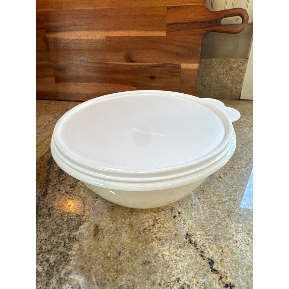 Tupperware Wonderlier‎ Bowl 236 with Butterfly Lid 2518 Y White